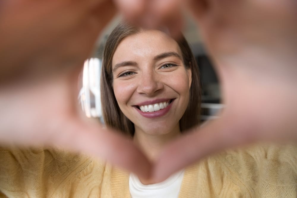 Which Cosmetic Dentistry Procedure Is Right for Your Smile Goals: Veneers, bonding, or whitening?